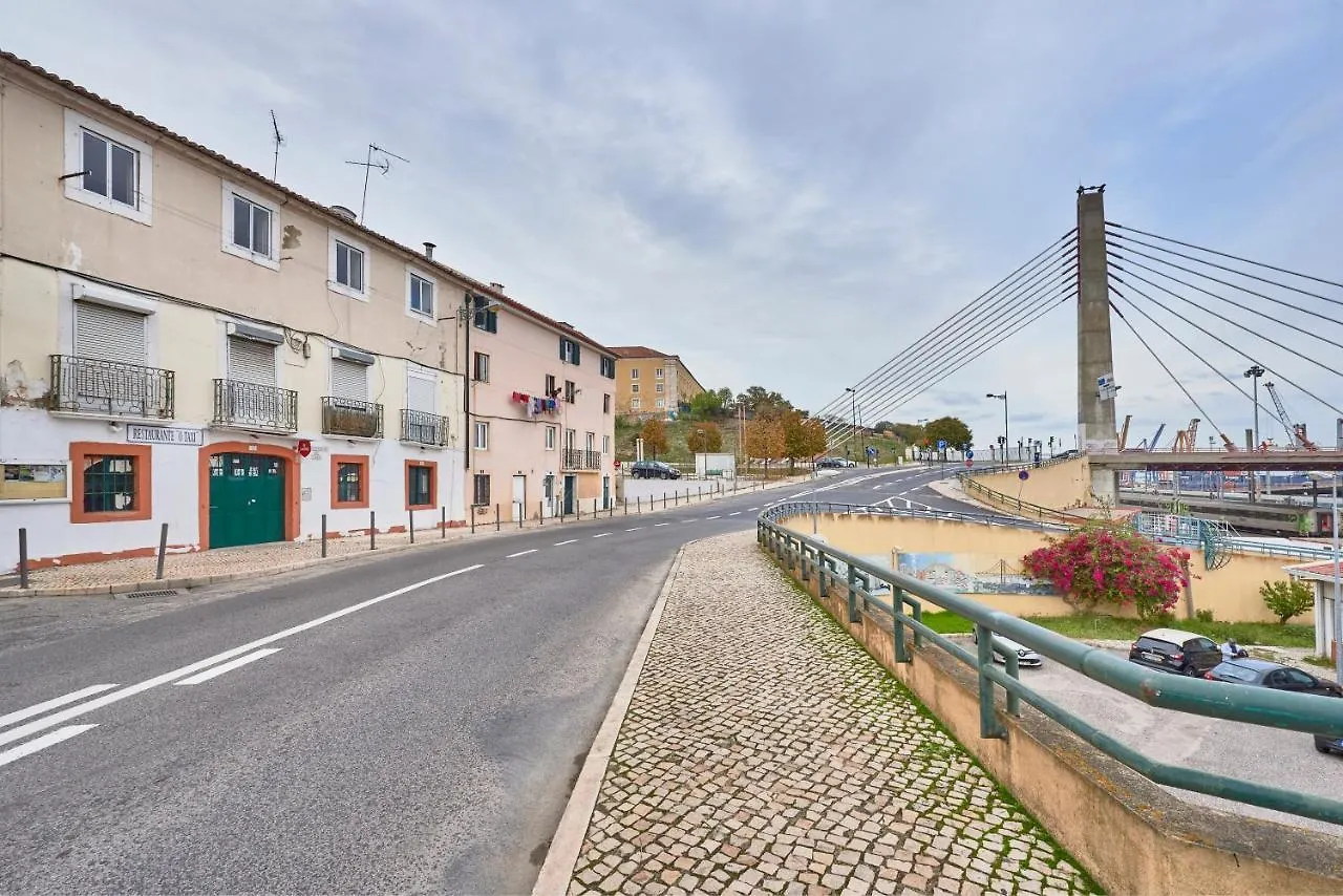 Cozy Flat In Santa Apolonia Apartment Lisbon Portugal